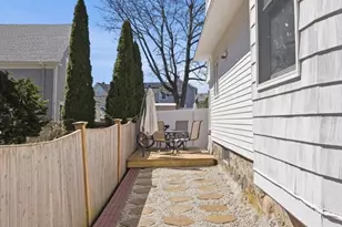 19 Elm Ct, Andover, MA 01810 - Photo 3