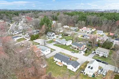 92 Ursula St, Lowell, MA 01854 - Photo 5