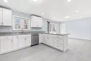 92 Ursula St, Lowell, MA 01854 - Photo 9