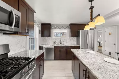 39 Chestnut St, Peabody, MA 01960 - Photo 9