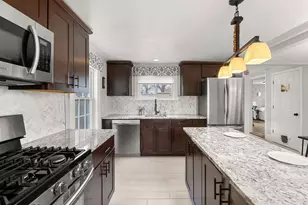 39 Chestnut St, Peabody, MA 01960 - Photo 9