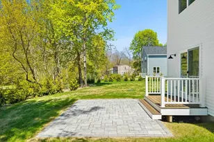 2 Valley Run Dr, Attleboro, MA 02703 - Photo 9