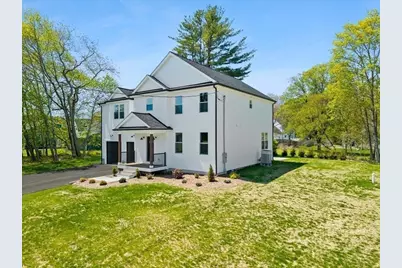 2 Valley Run Dr, Attleboro, MA 02703 - Photo 3