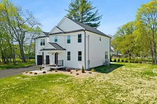 2 Valley Run Dr, Attleboro, MA 02703 - Photo 3