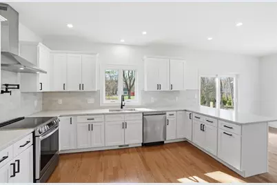 2 Valley Run Dr, Attleboro, MA 02703 - Photo 3