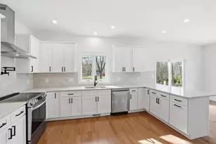 2 Valley Run Dr, Attleboro, MA 02703 - Photo 3