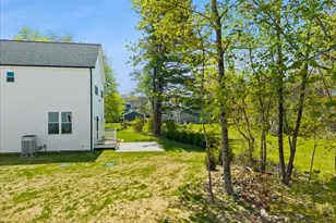 2 Valley Run Dr, Attleboro, MA 02703 - Photo 7
