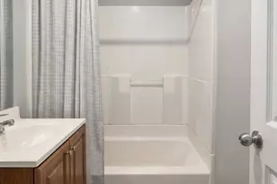 302 Boston Post Rd E, Marlborough, MA 01752 - Photo 5