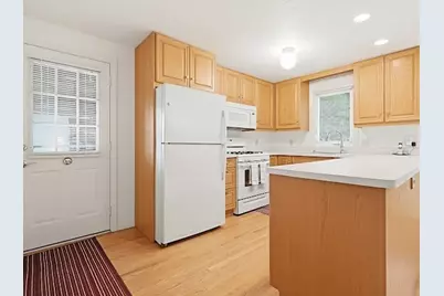 35 Camelot Ct #35, Stoughton, MA 02072 - Photo 3