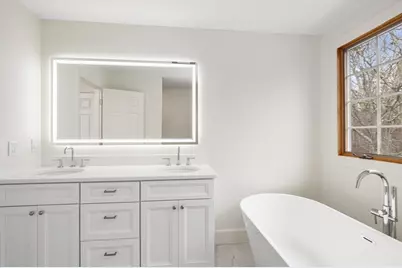 8 Smithfield Place, Dartmouth, MA 02748 - Photo 19