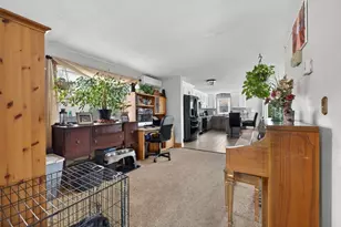 22 Connecticut Ave, Middletown, RI 02842 - Photo 9
