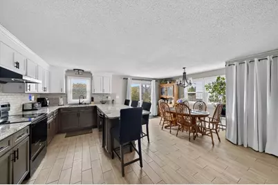 22 Connecticut Ave, Middletown, RI 02842 - Photo 5