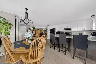 22 Connecticut Ave, Middletown, RI 02842 - Photo 11