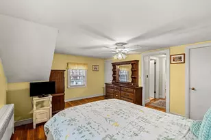 22 Bolton St, Reading, MA 01867 - Photo 17