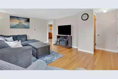 134 Newhouse St, Springfield, MA 01118 - Photo 17