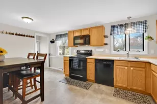 134 Newhouse St, Springfield, MA 01118 - Photo 11