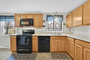 134 Newhouse St, Springfield, MA 01118 - Photo 15