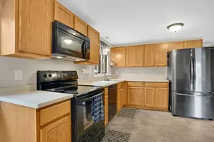 134 Newhouse St, Springfield, MA 01118 - Photo 7