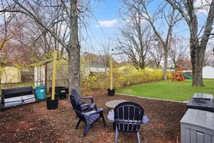 134 Newhouse St, Springfield, MA 01118 - Photo 33