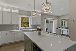 34 Elise Ave, Londonderry, NH 03053 - Photo 7