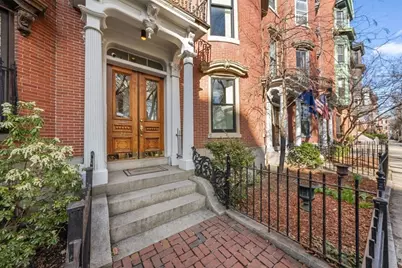 27 Monument Square #4, Boston, MA 02129 - Photo 1