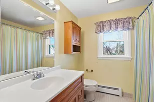 44 Wilshire Cir, Dracut, MA 01826 - Photo 23