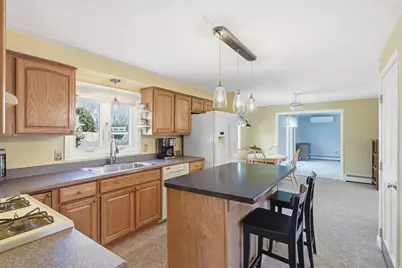 44 Wilshire Circle, Dracut, MA 01826 - Photo 3