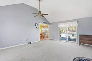 44 Wilshire Cir, Dracut, MA 01826 - Photo 9