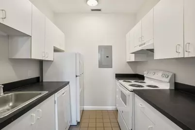 218 Thorndike #203B, Cambridge, MA 02141 - Photo 5