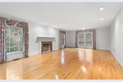 1 Sutton Place, Weston, MA 02493 - Photo 3