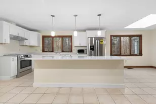 1 Sutton Pl, Weston, MA 02493 - Photo 5