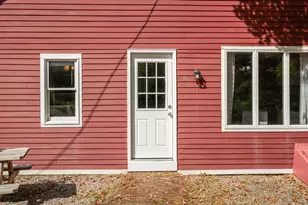 16 Summit Ave, Sturbridge, MA 01518 - Photo 9
