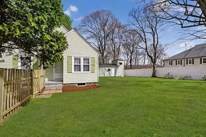 41 Clinton St, Marlborough, MA 01752 - Photo 3