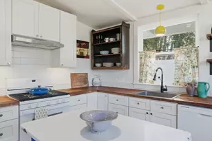 43 Sparhawk St, Amesbury, MA 01913 - Photo 9