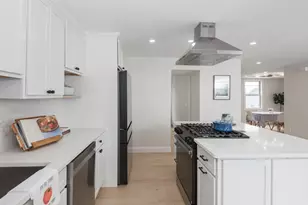 142 Concord St, Lowell, MA 01852 - Photo 7