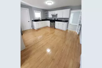 137 Cobb St, Springfield, MA 01119 - Photo 11