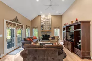 35 Fairbanks Dr, Wrentham, MA 02093 - Photo 13