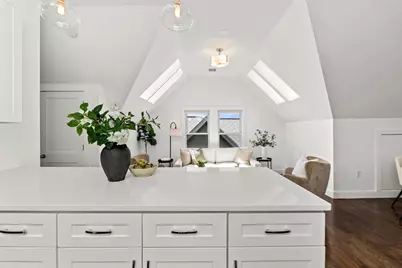 9 Upham Ave #3, Boston, MA 02125 - Photo 5