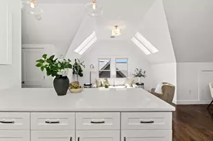 9 Upham Ave, Boston, MA 02125 - Photo 5