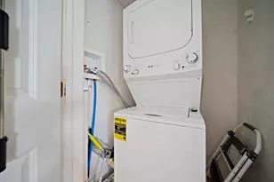 662 E 7th St, Boston, MA 02127 - Photo 11