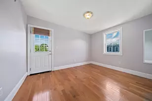 662 E 7th St, Boston, MA 02127 - Photo 9