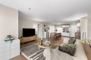 3920 Mystic Valley Pkwy, Medford, MA 02155 - Photo 5