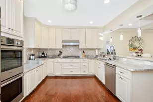 50 Rowe St, Newton, MA 02466 - Photo 9