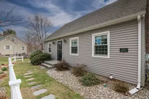 27 E Circle Dr, East Longmeadow, MA 01028 - Photo 3