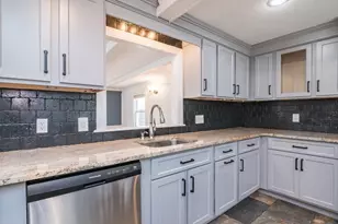 27 E Circle Dr, East Longmeadow, MA 01028 - Photo 9