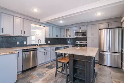 27 East Circle Drive, East Longmeadow, MA 01028 - Photo 5