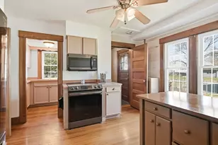 70 Hopkins Pl, Longmeadow, MA 01106 - Photo 11
