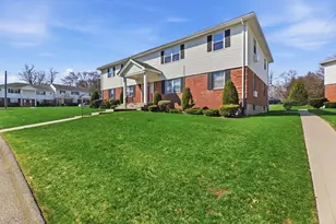 68 Colonial Cir, Chicopee, MA 01020 - Photo 3