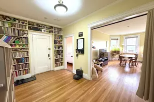 382 Riverway, Boston, MA 02115 - Photo 3