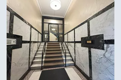 382 Riverway #8, Boston, MA 02115 - Photo 9